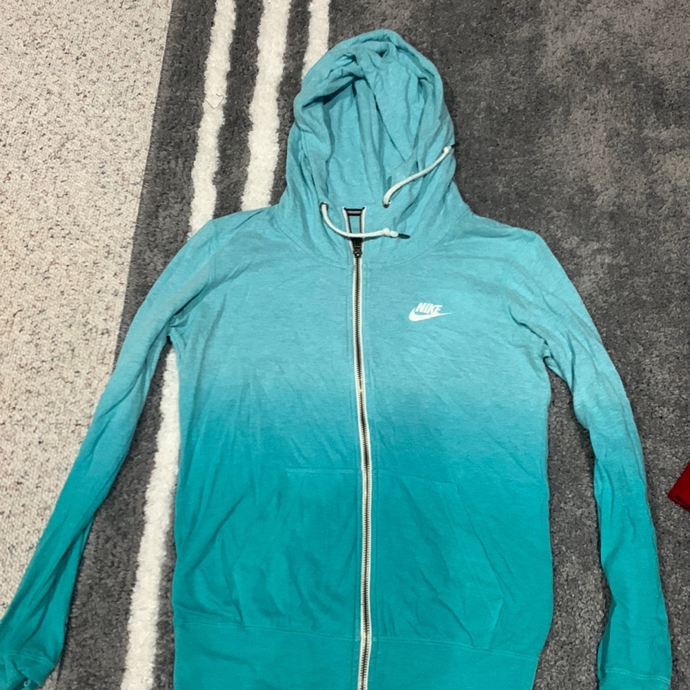 Women’s Nike zip up sweatshirt